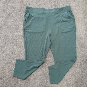 Eddie Bauer Travelers Ankle Pants - Green Womens New with tags 2X